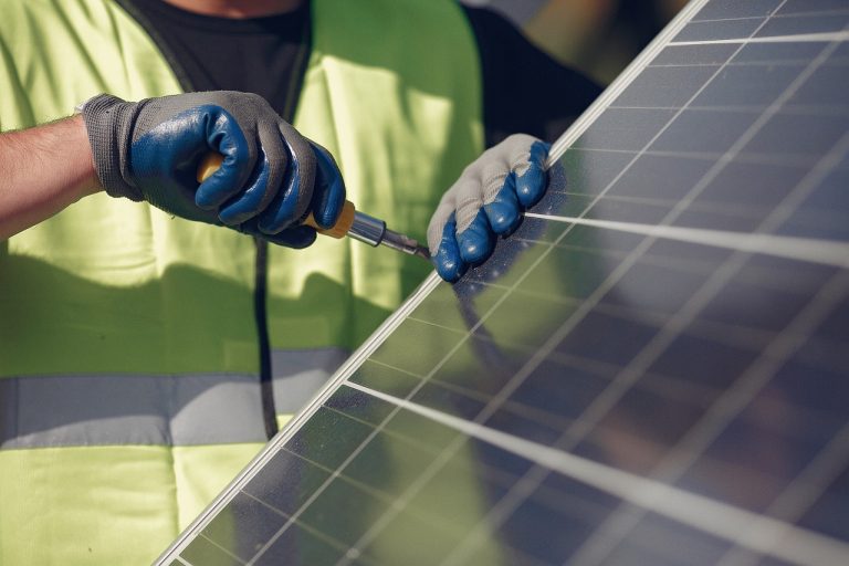 découvrez les avantages des panneaux solaires : une solution écologique pour réduire votre facture d'électricité et contribuer à la préservation de l'environnement. transformez l'énergie du soleil en électricité propre et durable pour votre maison ou votre entreprise.