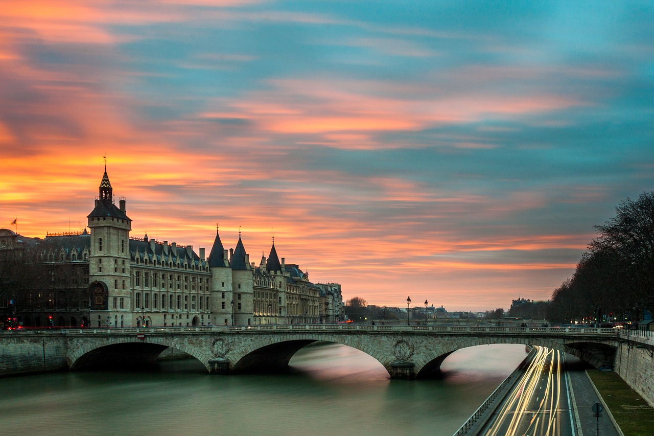 découvrez le paris pact, un engagement mondial pour l'action climatique qui vise à réunir nations, entreprises et citoyens dans la lutte contre le changement climatique. rejoignez-nous dans cette initiative pour un avenir durable et responsable.