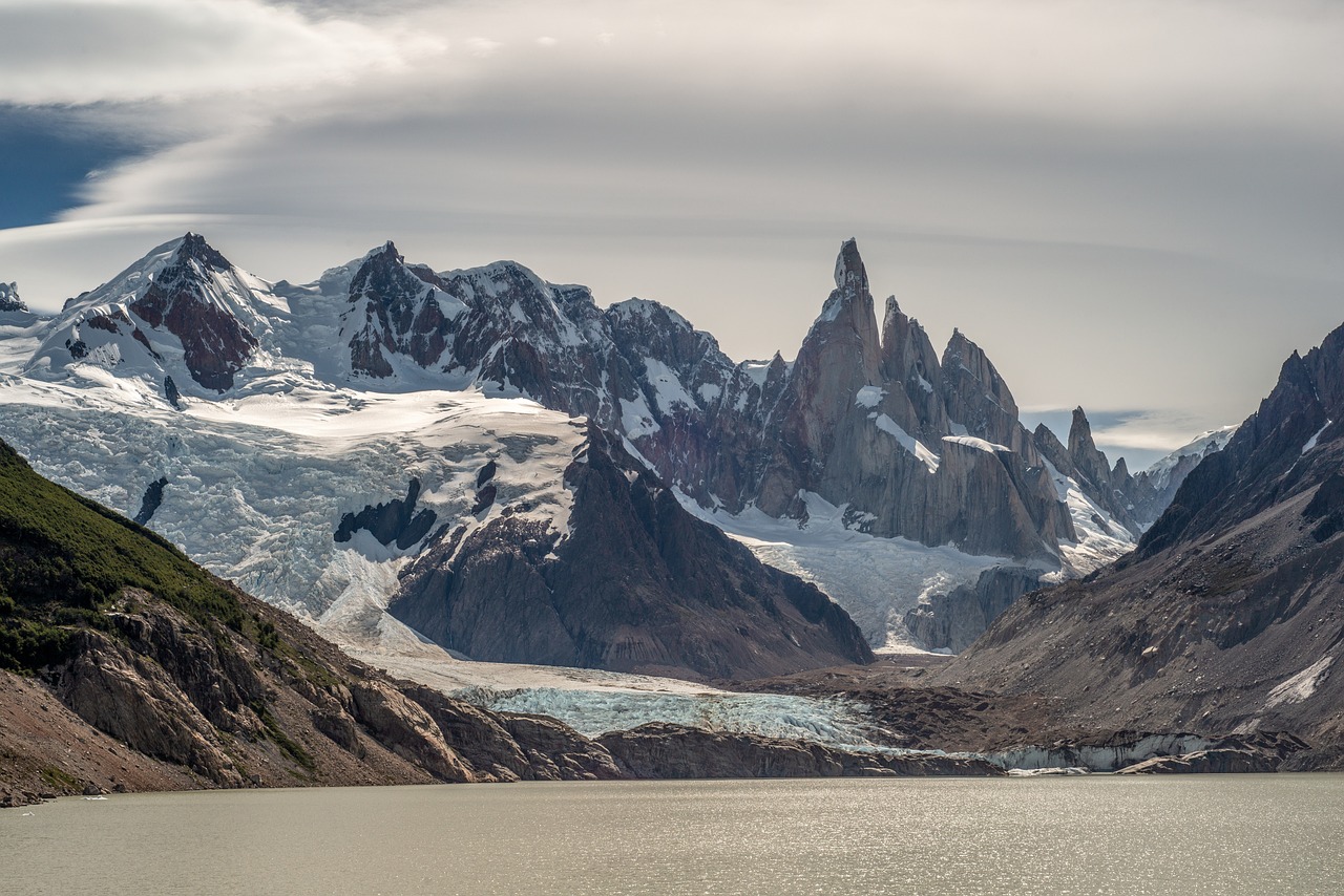 découvrez les glaciers méditerranéens, témoins d'un écosystème unique et précaire. explorez leur formation, leur impact sur le climat local et les efforts de préservation de ces merveilles naturelles.