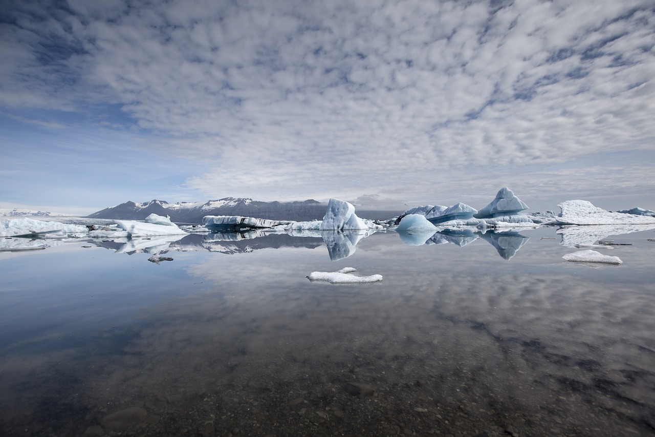 découvrez les glaciers méditerranéens, un phénomène naturel fascinant où la beauté des paysages montagneux rencontre l'authenticité des mers du sud. explorez leur impact sur l'écosystème local et l'importance de leur préservation dans un contexte de changement climatique.