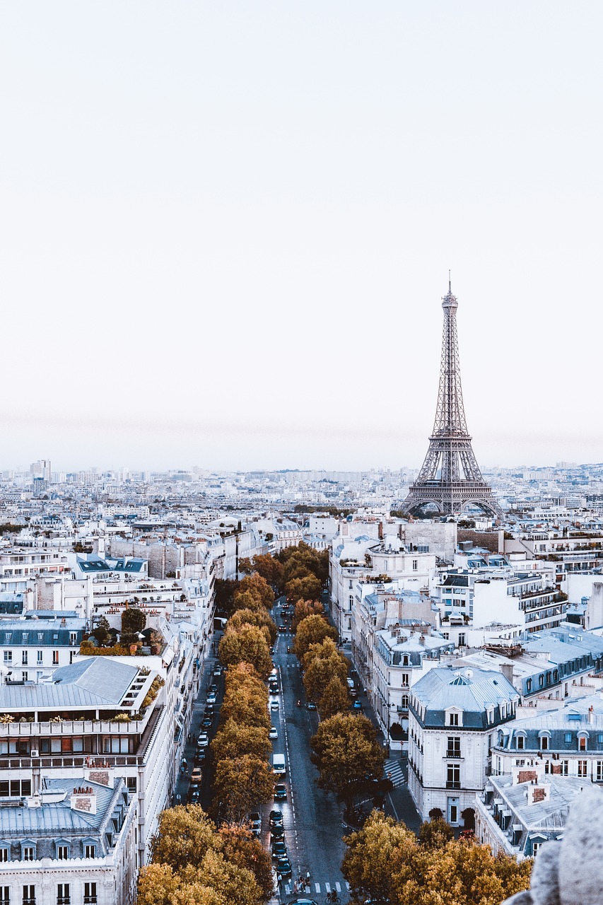 découvrez l'accord de paris, un pacte international visant à lutter contre le changement climatique et à limiter la hausse de la température mondiale. apprenez-en plus sur ses objectifs, ses engagements et son impact sur l'environnement.