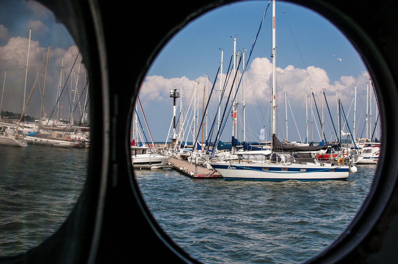 découvrez l'art de la navigation durable avec notre guide sur la voile éco-responsable. apprenez des techniques pour réduire votre empreinte écologique tout en profitant pleinement des merveilles de l'océan. explorez des conseils sur les matériaux, l'énergie renouvelable et la préservation des écosystèmes marins.