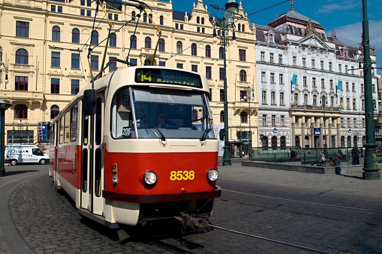 découvrez les avantages des transports publics, une solution écologique et économique pour vos déplacements quotidiens. explorez les différentes options disponibles, de la bus au tramway, et améliorez votre mobilité tout en réduisant votre empreinte carbone.