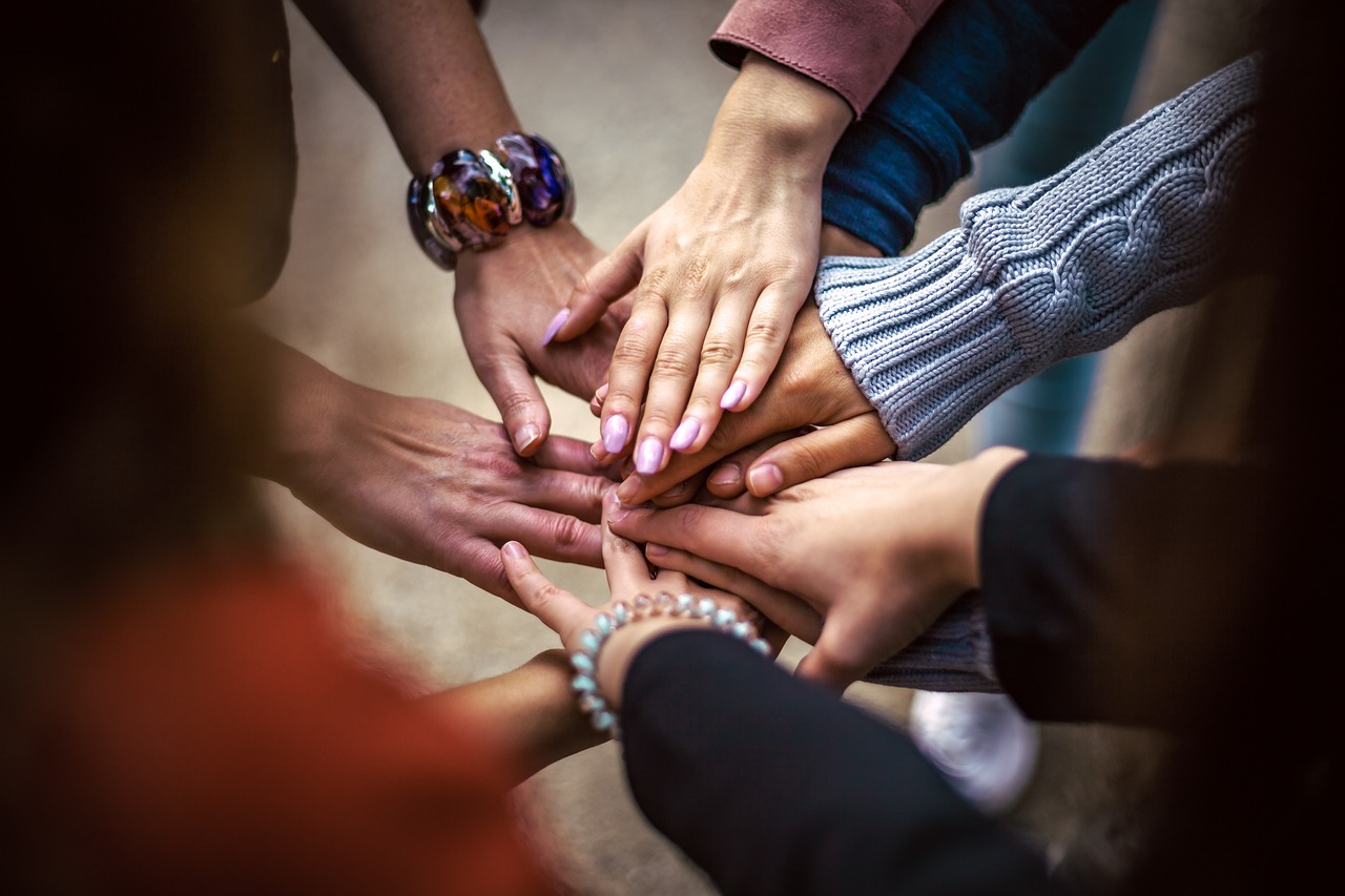 découvrez comment les communautés résilientes s'unissent pour surmonter les défis, favoriser l'entraide et bâtir un avenir durable. apprenez des stratégies innovantes et des exemples inspirants qui illustrent la force collective face à l'adversité.